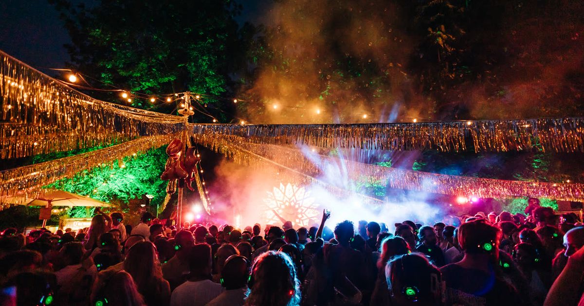 Organising a company party in Amsterdam: how to approach it